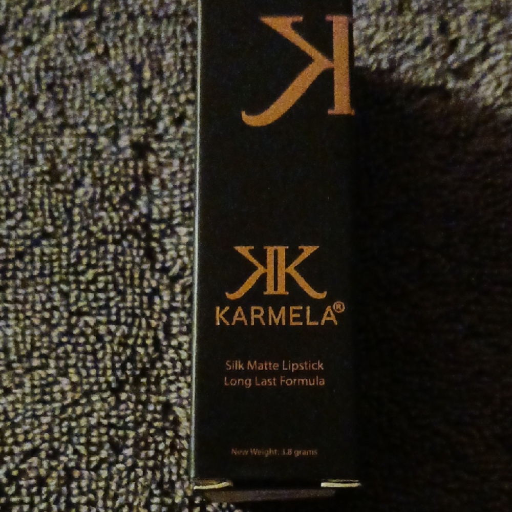 Silk Matte Lipstick - Black and Gold